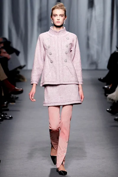 Look 17